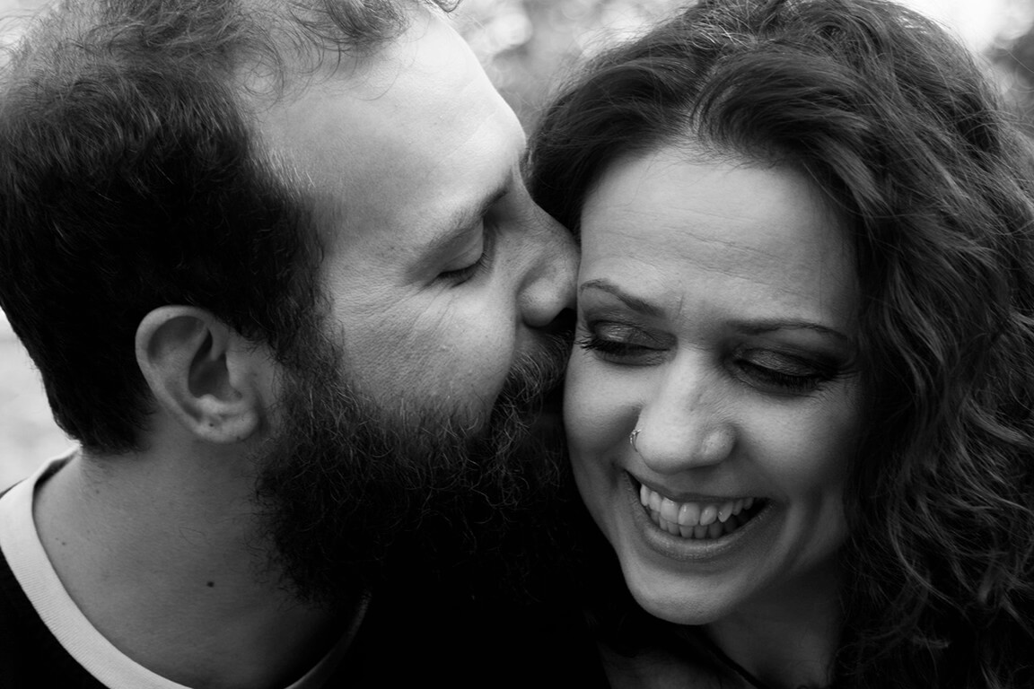 Φυγόκεντρος|Αγάπη Ρέζους Αρνητικό
